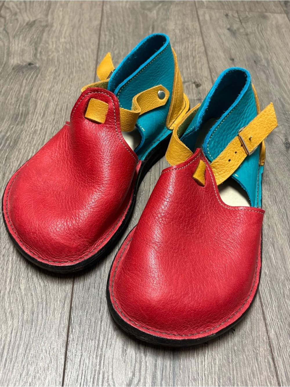 Custom leather shoes shoe-bee-do